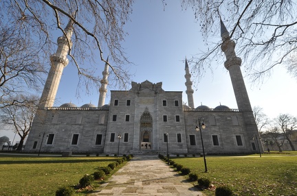 S leymaniye Mosque - Entrance to the Courtyard